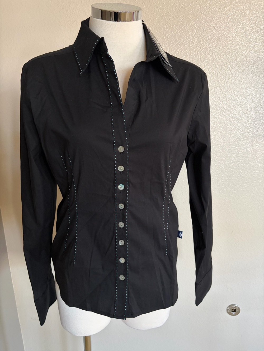 Bisou Bisou Black Long-Sleeve Button-Down Shirt with Contrast Stitching